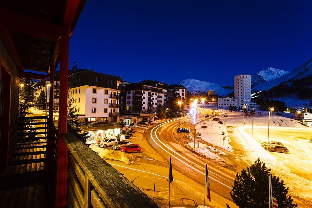 Hotel Biancaneve Sestriere Exterior foto
