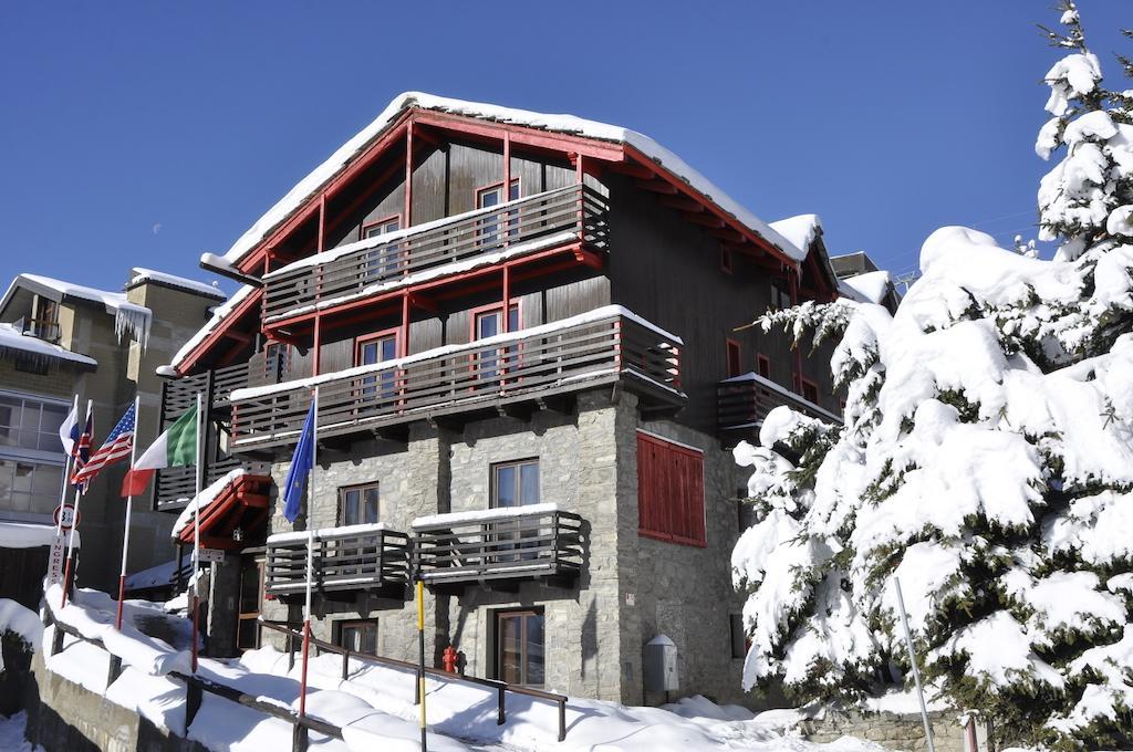 Hotel Biancaneve Sestriere Exterior foto